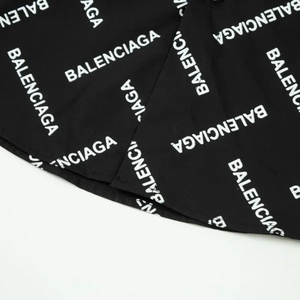 【2026】【BALENCIAGA 公式旗艦店】バレンシアガ  シャツ  ご好評に付き再入荷 240715