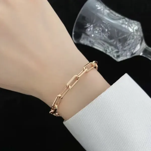 【2026】【CARTIER】ブレスレット、ファッションシンプルなスタイル 2472 【2026】【CARTIER】ブレスレット、ファッションシンプルなスタイル 2472
