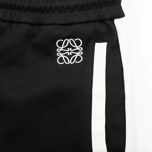 【2026】【LOEWE 公式旗艦店】ロエベ  ショートパンツ  ご好評に付き再入荷！24629