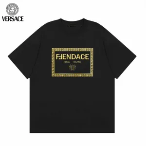 【2026】【VERSACE 公式旗艦店】ヴェルサーチ Tシャツご好評に付き再入荷 24628 【2026】【VERSACE 公式旗艦店】ヴェルサーチ Tシャツご好評に付き再入荷 24628