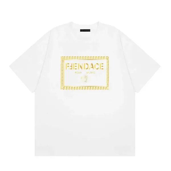 【2026】【VERSACE 公式旗艦店】ヴェルサーチ Tシャツご好評に付き再入荷 24628 【2026】【VERSACE 公式旗艦店】ヴェルサーチ Tシャツご好評に付き再入荷 24628