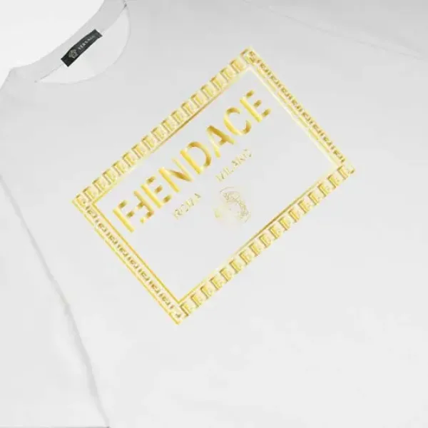 【2026】【VERSACE 公式旗艦店】ヴェルサーチ Tシャツご好評に付き再入荷 24628 【2026】【VERSACE 公式旗艦店】ヴェルサーチ Tシャツご好評に付き再入荷 24628
