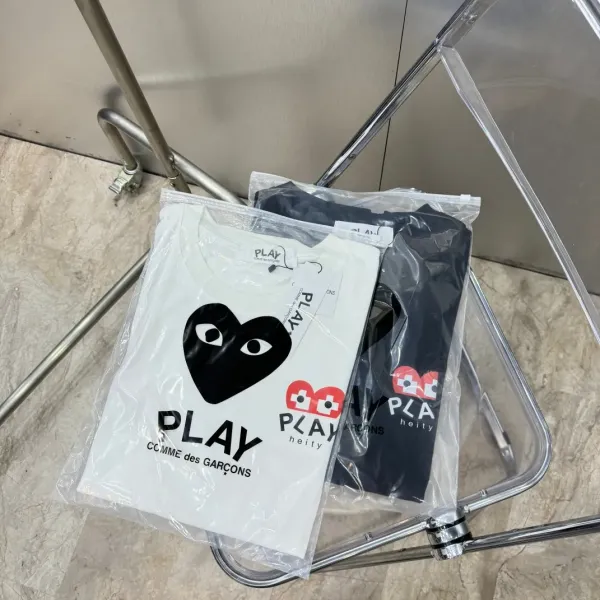 【2026】【COMME DES GARCONS PLAY 公式旗艦店】 コム デ ギャルソン プレイ Tシャツご好評に付き再入荷 24628 【2026】【COMME DES GARCONS PLAY 公式旗艦店】 コム デ ギャルソン プレイ Tシャツご好評に付き再入荷 24628
