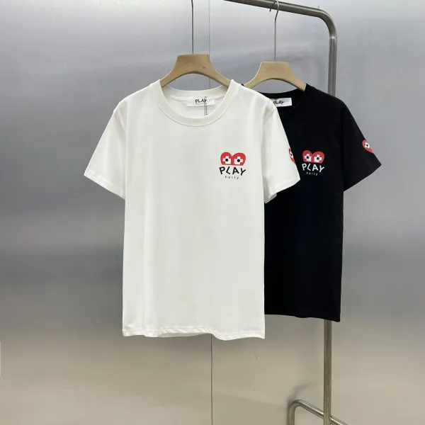 【2026】【COMME DES GARCONS PLAY 公式旗艦店】 コム デ ギャルソン プレイ Tシャツご好評に付き再入荷 24628 【2026】【COMME DES GARCONS PLAY 公式旗艦店】 コム デ ギャルソン プレイ Tシャツご好評に付き再入荷 24628