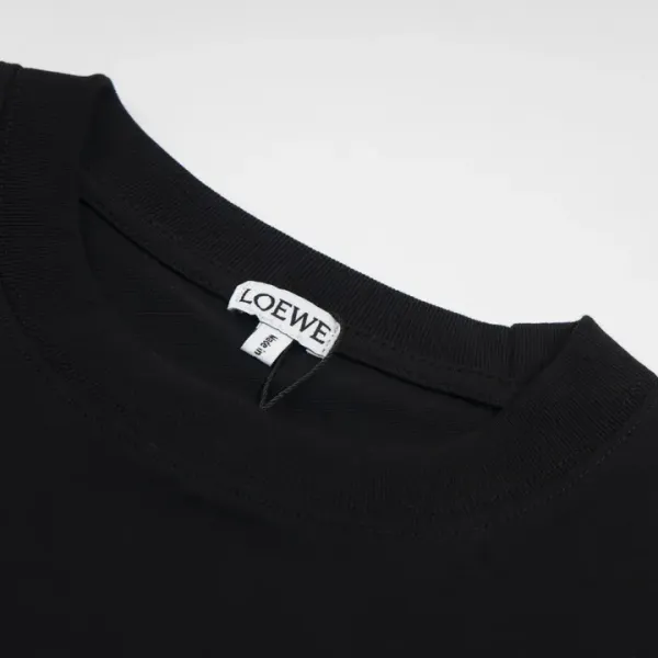 【2026】【LOEWE 公式旗艦店】ロエベ Tシャツ ご好評に付き再入荷 24613 【2026】【LOEWE 公式旗艦店】ロエベ Tシャツ ご好評に付き再入荷 24613