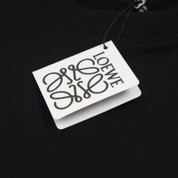 【2026】【LOEWE 公式旗艦店】ロエベ Tシャツ ご好評に付き再入荷 24613 【2026】【LOEWE 公式旗艦店】ロエベ Tシャツ ご好評に付き再入荷 24613