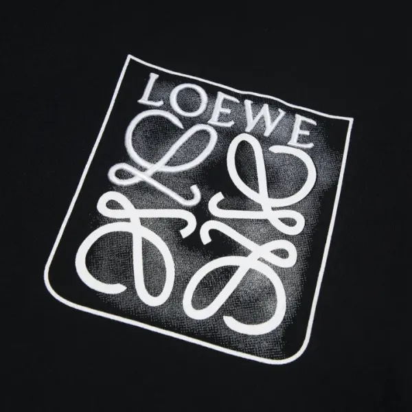 【2026】【LOEWE 公式旗艦店】ロエベ Tシャツ ご好評に付き再入荷 24613 【2026】【LOEWE 公式旗艦店】ロエベ Tシャツ ご好評に付き再入荷 24613
