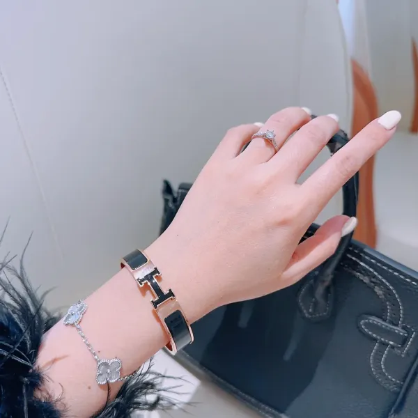 【2026】【HERMES】ブレスレット、ファッションシンプルなスタイル 【2026】【HERMES】ブレスレット、ファッションシンプルなスタイル