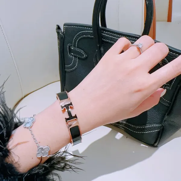 【2026】【HERMES】ブレスレット、ファッションシンプルなスタイル 【2026】【HERMES】ブレスレット、ファッションシンプルなスタイル