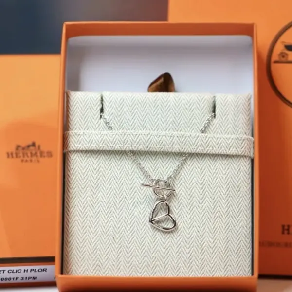 【2026】【HERMES】ネックレス、新しいネックレス万能シンプルファッションオーナメント 【2026】【HERMES】ネックレス、新しいネックレス万能シンプルファッションオーナメント