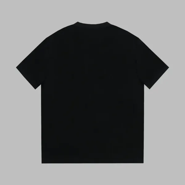 【2026】【FENDI  公式旗艦店】フェンディ  Tシャツ ご好評に付き再入荷！