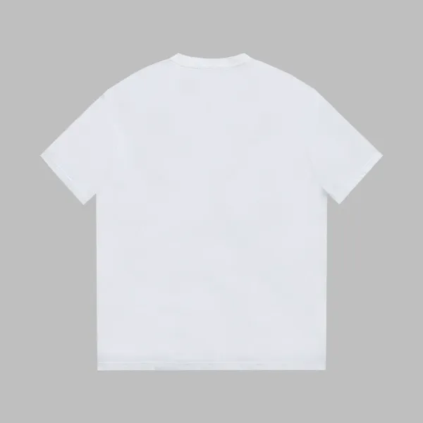 【2026】【FENDI  公式旗艦店】フェンディ  Tシャツ ご好評に付き再入荷！