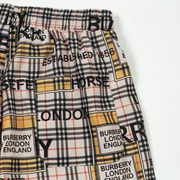 【2026】【BURBERRY  公式旗艦店】バーバリー  ショートパンツ  ご好評に付き再入荷！