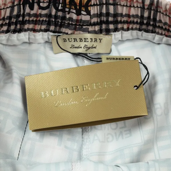 【2026】【BURBERRY  公式旗艦店】バーバリー  ショートパンツ  ご好評に付き再入荷！