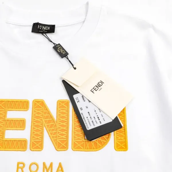 【2026】【FENDI  公式旗艦店】フェンディTシャツ ご好評に付き再入荷！