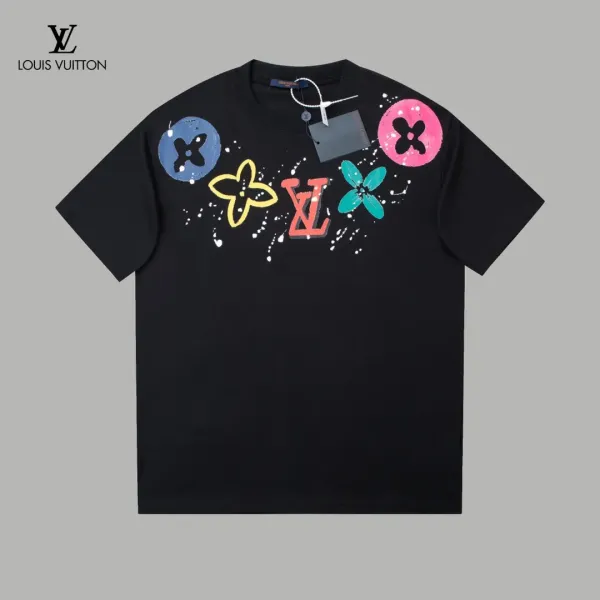 【2026】LV 【LOUIS VUITTON 公式旗艦店】ルイヴィトン Tシャツご好評に付き再入荷! 【2026】LV 【LOUIS VUITTON 公式旗艦店】ルイヴィトン Tシャツご好評に付き再入荷!