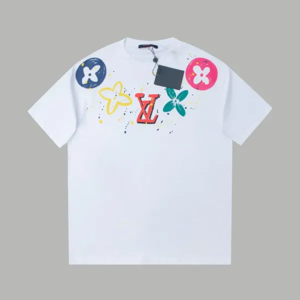 【2026】LV 【LOUIS VUITTON 公式旗艦店】ルイヴィトン Tシャツご好評に付き再入荷! 【2026】LV 【LOUIS VUITTON 公式旗艦店】ルイヴィトン Tシャツご好評に付き再入荷!