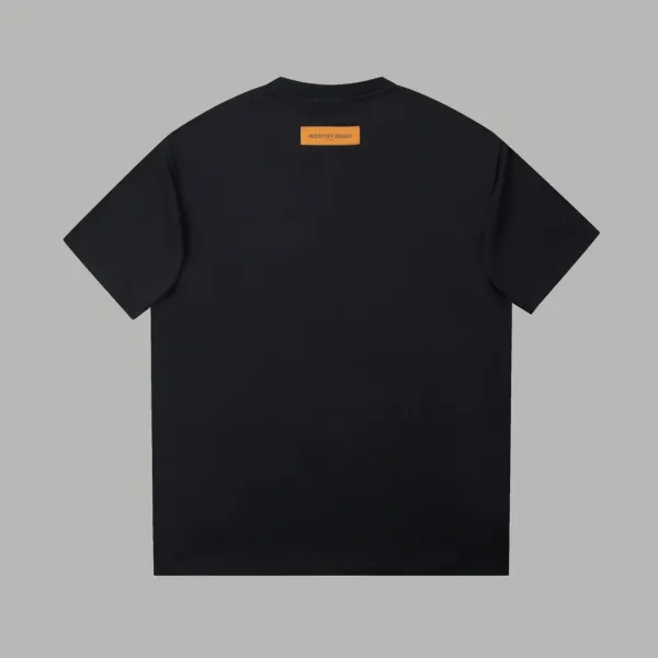 【2026】LV 【LOUIS VUITTON 公式旗艦店】ルイヴィトン Tシャツご好評に付き再入荷! 【2026】LV 【LOUIS VUITTON 公式旗艦店】ルイヴィトン Tシャツご好評に付き再入荷!