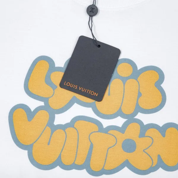 【2026】LV 【LOUIS VUITTON 公式旗艦店】ルイヴィトン Tシャツ ご好評に付き再入荷! 【2026】LV 【LOUIS VUITTON 公式旗艦店】ルイヴィトン Tシャツ ご好評に付き再入荷!