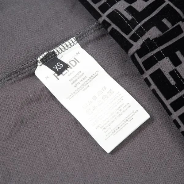 【2026】【FENDI 公式旗艦店】フェンディTシャツ ご好評に付き再入荷! 【2026】【FENDI 公式旗艦店】フェンディTシャツ ご好評に付き再入荷!