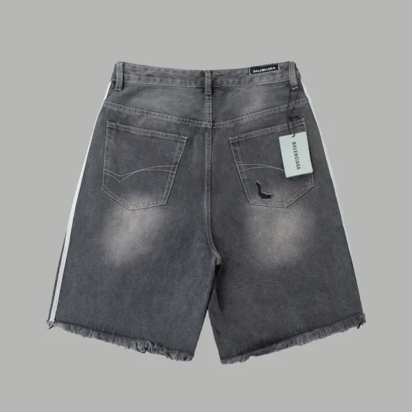 【2026】【BALENCIAGA 公式旗艦店】バレンシアガ ショートパンツ ご好評に付き再入荷! 【2026】【BALENCIAGA 公式旗艦店】バレンシアガ ショートパンツ ご好評に付き再入荷!