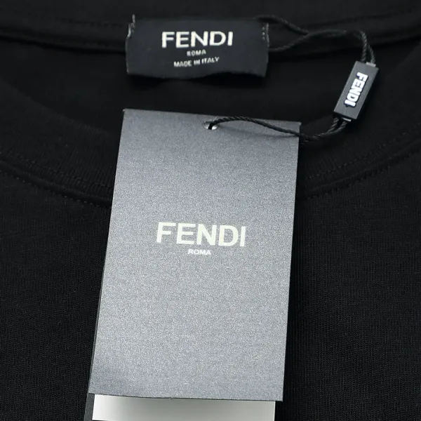 【2026】【FENDI 公式旗艦店】フェンディ Tシャツ ご好評に付き再入荷! 【2026】【FENDI 公式旗艦店】フェンディ Tシャツ ご好評に付き再入荷!