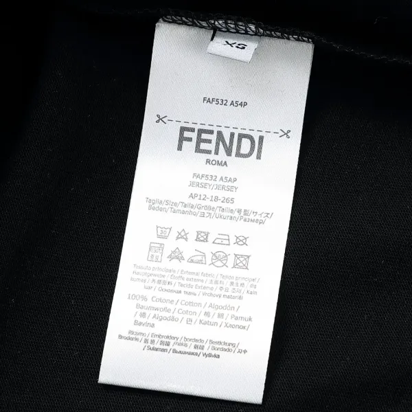 【2026】【FENDI 公式旗艦店】フェンディ Tシャツ ご好評に付き再入荷! 【2026】【FENDI 公式旗艦店】フェンディ Tシャツ ご好評に付き再入荷!