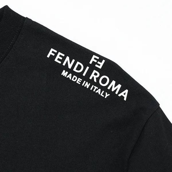 【2026】【FENDI 公式旗艦店】フェンディ Tシャツ ご好評に付き再入荷! 【2026】【FENDI 公式旗艦店】フェンディ Tシャツ ご好評に付き再入荷!
