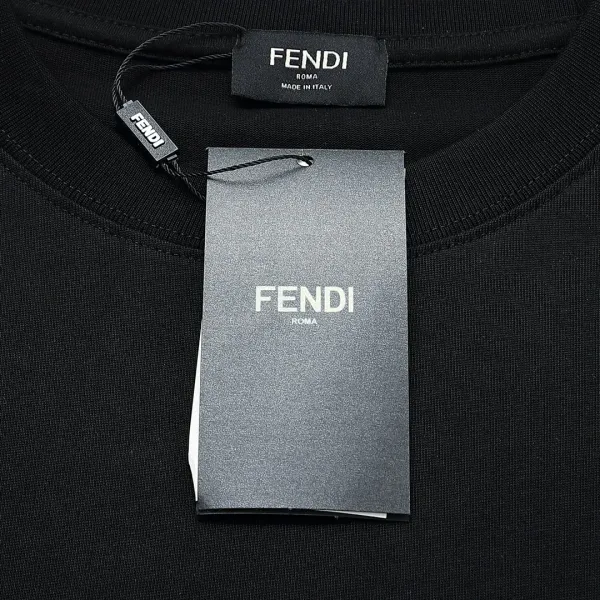 【2026】【FENDI 公式旗艦店】フェンディ Tシャツ ご好評に付き再入荷! 【2026】【FENDI 公式旗艦店】フェンディ Tシャツ ご好評に付き再入荷!