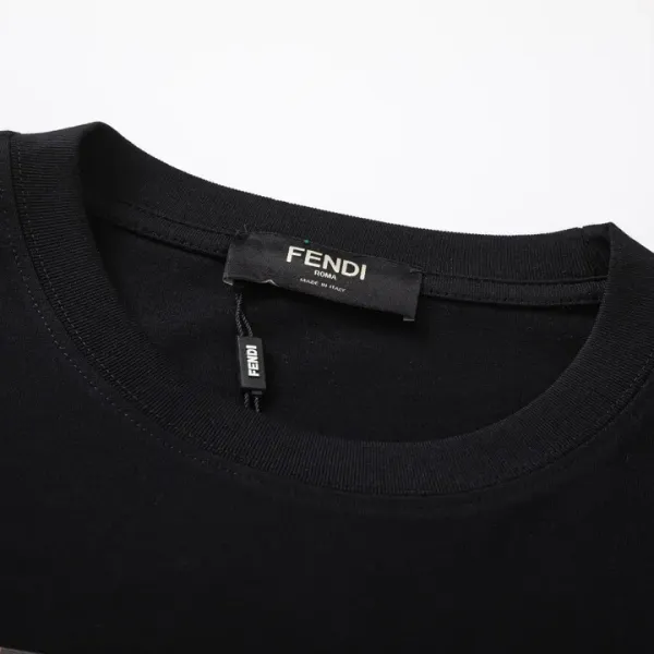【2026】【FENDI 公式旗艦店】フェンディ Tシャツ ご好評に付き再入荷! 【2026】【FENDI 公式旗艦店】フェンディ Tシャツ ご好評に付き再入荷!