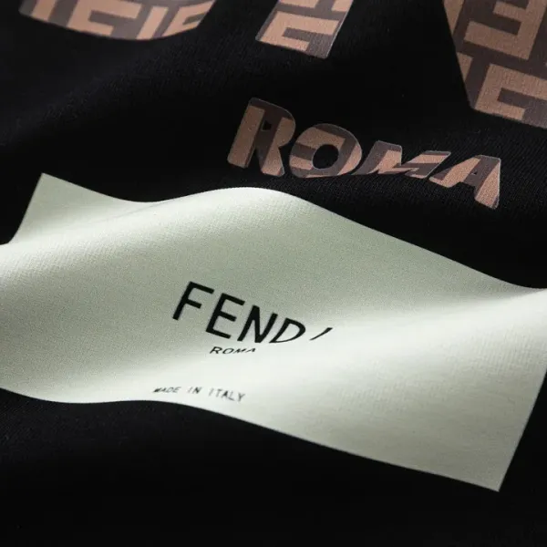 【2026】【FENDI 公式旗艦店】フェンディ Tシャツ ご好評に付き再入荷! 【2026】【FENDI 公式旗艦店】フェンディ Tシャツ ご好評に付き再入荷!