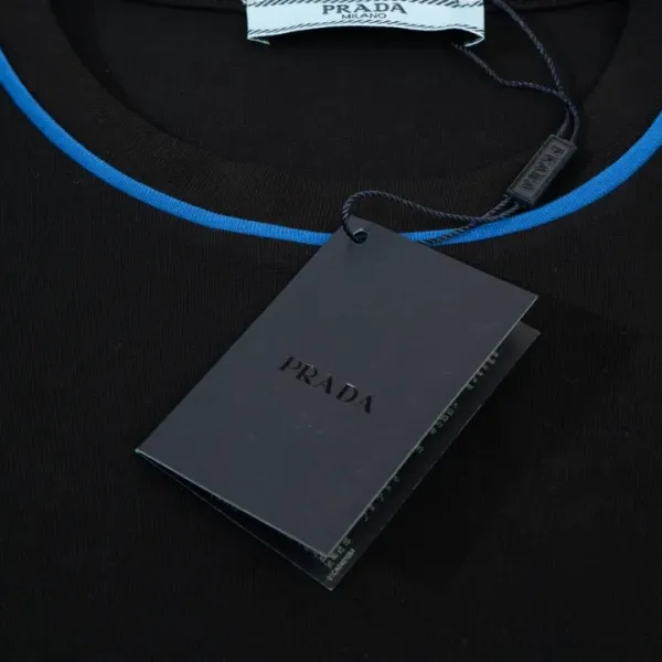 【2026】【PRADA 公式旗艦店】 プラダ Tシャツ  ご好評に付き再入荷！