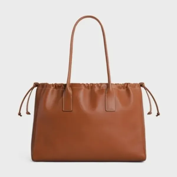 【2026】【CELINE】セリーヌ カバ ドローストリング キュイル トリオンフ 【2026】【CELINE】セリーヌ カバ ドローストリング キュイル トリオンフ