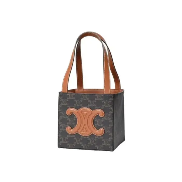 【2026】【CELINE】セリーヌ Triomphe 凱旋門 カーフレザー立体ハンドショルダーバッグ 15*15*14.5 CM