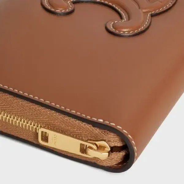 【2026】★国内即発直営★ CELINE セリーヌ トリオンフ ジップウォレット 長財布 19 X 10 X 1 CM