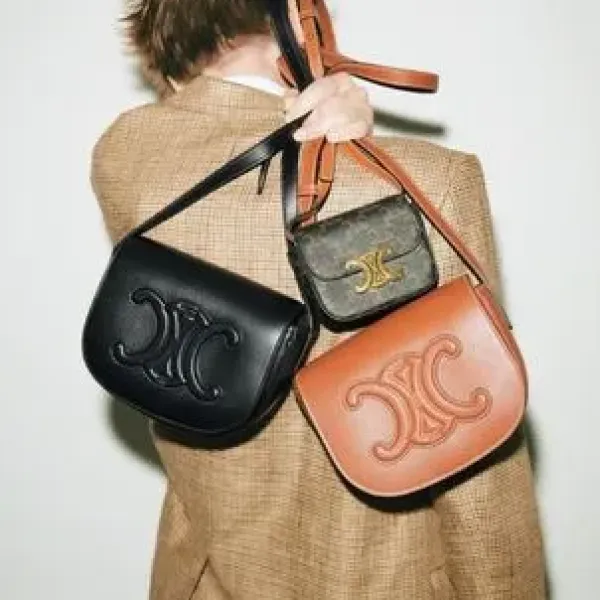 【2026】【完売間近】CELINE セリーヌ フォルコキュイル ショルダーバッグ 大人気 18.5*15*7cm