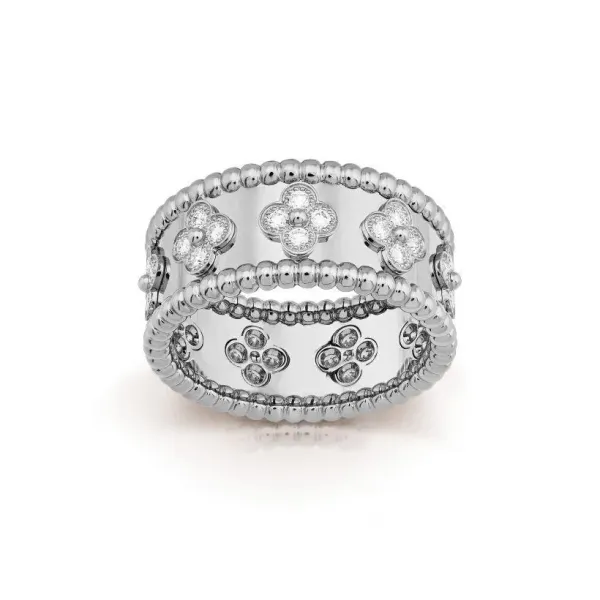 【2026】【Vancleef & Arpels】 ペルレ クローバー リング、スモールモデル 【2026】【Vancleef & Arpels】 ペルレ クローバー リング、スモールモデル