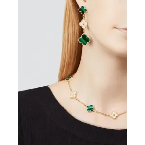 【2026】【Vancleef & Arpels】 マジック アルハンブラ イヤリング、3モチーフ 【2026】【Vancleef & Arpels】 マジック アルハンブラ イヤリング、3モチーフ