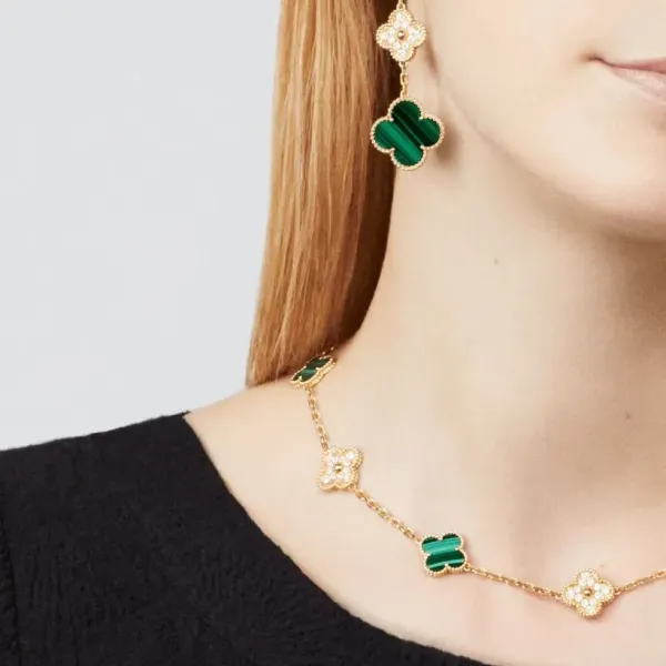【2026】【Vancleef & Arpels】 マジック アルハンブラ イヤリング、3モチーフ 【2026】【Vancleef & Arpels】 マジック アルハンブラ イヤリング、3モチーフ