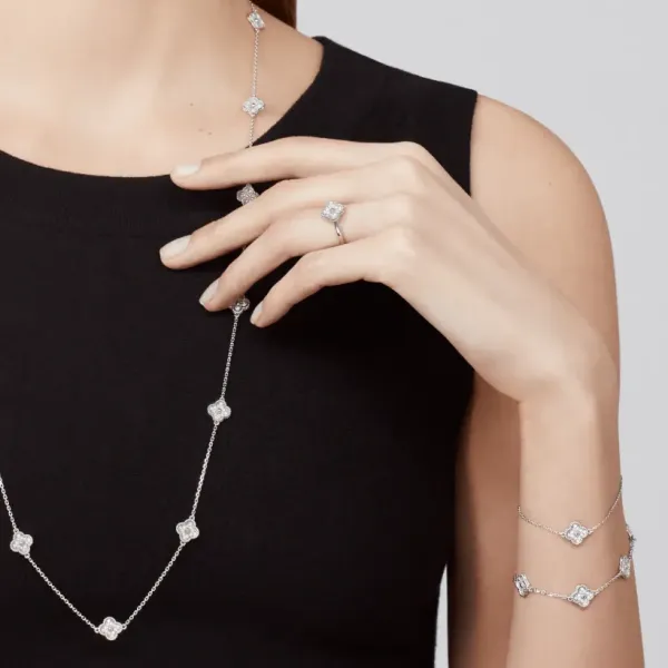 【2026】【Vancleef & Arpels】 スウィート アルハンブラ ブレスレット、6モチーフ 【2026】【Vancleef & Arpels】 スウィート アルハンブラ ブレスレット、6モチーフ