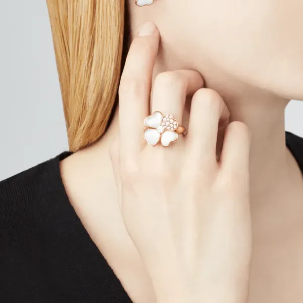 【2026】【Vancleef & Arpels】 コスモス イヤリング、ミディアムモデル