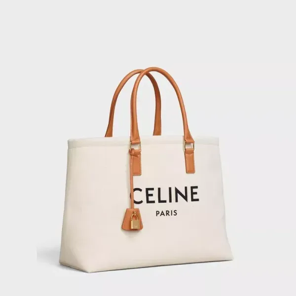 【2026】【CELINE】セリーヌ 近藤千尋さん愛用 CABAS ホリゾンタル キャバス バッグ 44 X 32 X 16 CM 【2026】【CELINE】セリーヌ 近藤千尋さん愛用 CABAS ホリゾンタル キャバス バッグ 44 X 32 X 16 CM