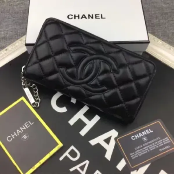 【2026】【CHANEL】シャネル 人気の新作バカ売れ商品菱形チェック柄の刺しゅう入りバラ財布 19.5*10.5cm 【2026】【CHANEL】シャネル 人気の新作バカ売れ商品菱形チェック柄の刺しゅう入りバラ財布 19.5*10.5cm