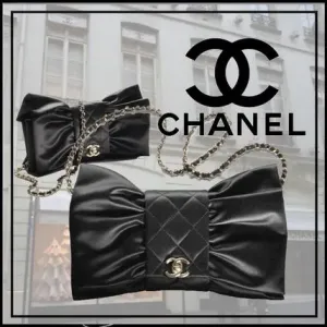 【2026】☆リボン☆ CHANEL サテンクラッチバッグ 【2026】☆リボン☆ CHANEL サテンクラッチバッグ