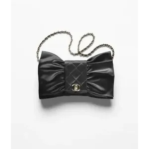 【2026】☆リボン☆ CHANEL サテンクラッチバッグ 【2026】☆リボン☆ CHANEL サテンクラッチバッグ