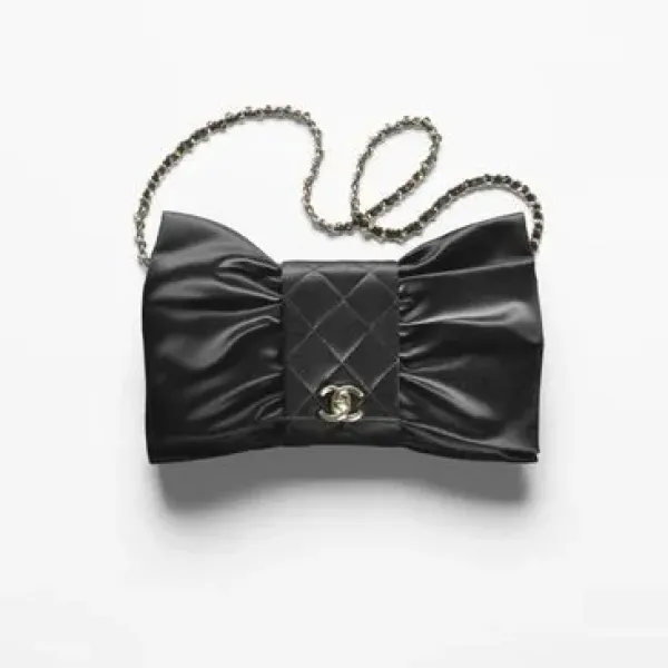 【2026】☆リボン☆ CHANEL サテンクラッチバッグ 【2026】☆リボン☆ CHANEL サテンクラッチバッグ