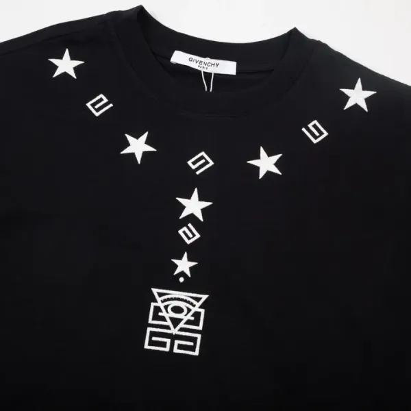 【2026】【GIVENCHY  公式旗艦店】ジバンシー   Tシャツご好評に付き再入荷！