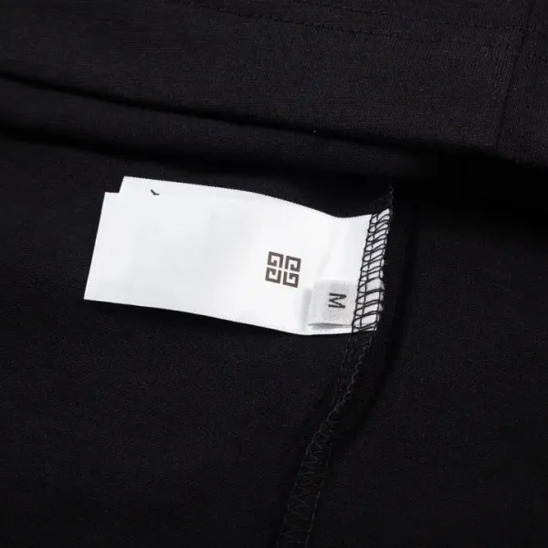 【2026】【GIVENCHY  公式旗艦店】ジバンシー   Tシャツご好評に付き再入荷！