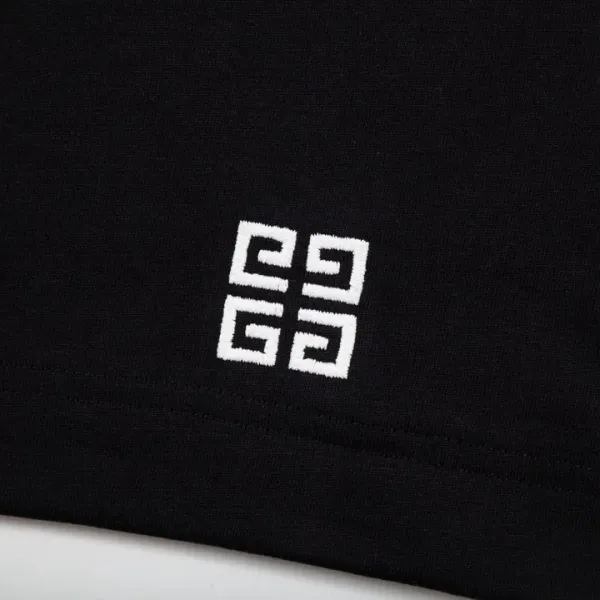 【2026】【GIVENCHY  公式旗艦店】ジバンシー   Tシャツご好評に付き再入荷！