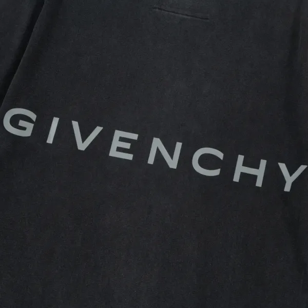 【2026】【GIVENCHY 公式旗艦店】ジバンシー Tシャツご好評に付き再入荷! 【2026】【GIVENCHY 公式旗艦店】ジバンシー Tシャツご好評に付き再入荷!